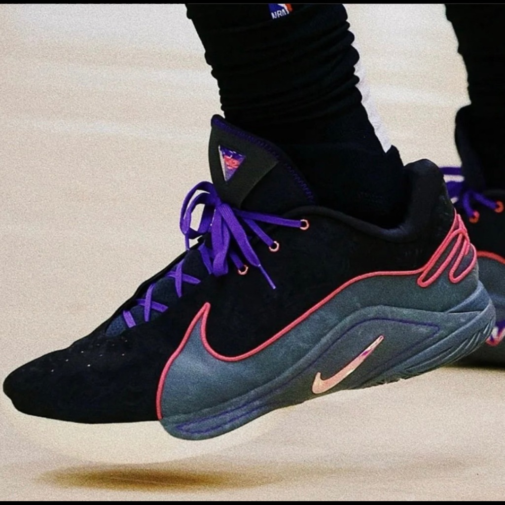 Nib Nike Lebron Xxii 22 Blacklight